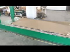 アルミのハチミツバチパネルを熱圧する機械