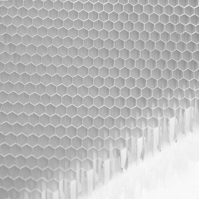 航空等級の高力微小孔のあるアルミニウム蜜蜂の巣中心