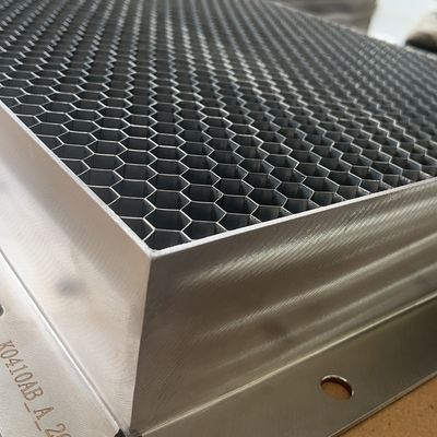 60mm 厚さ304ステンレス鋼 ハニーコムコア 高強度
