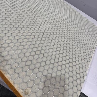 泡材料で満たされたアルミ蜂蜜コアは熱隔熱性能が良い