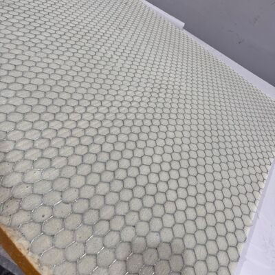 泡で満たされたアルミ蜂蜜コアは,B1級の炎阻害剤に達します.
