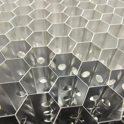 パンシングホール スロットアルミニウム ハニーコムコア 5.5mm サイド長さ