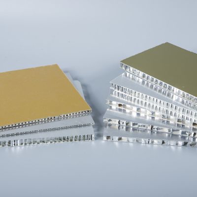 Al3003 Al5052 アルミ ミツバチ 壁パネル 30mm カーテン壁飾り